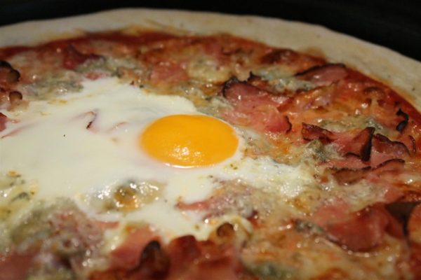 tojásos bismarck pizza