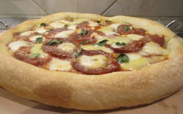 Szalamis pizza